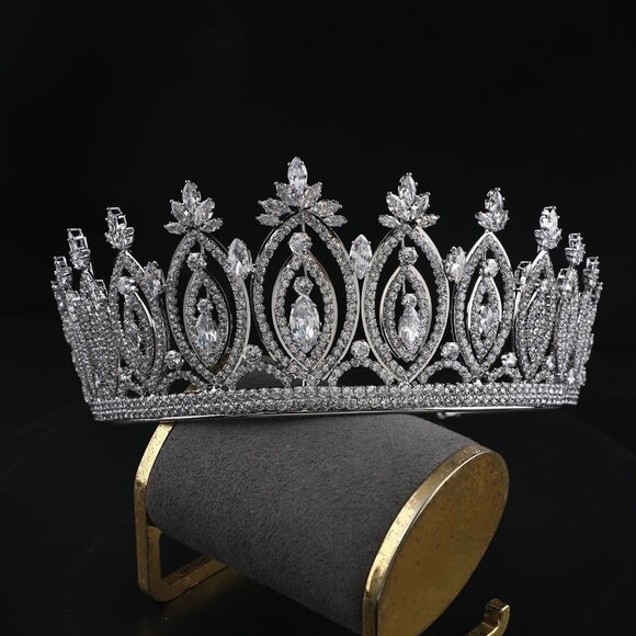 Silver Bridal Tiara Crown Cubic Zirconia Wedding Pageant Prom Accessory - Picture 6 of 9